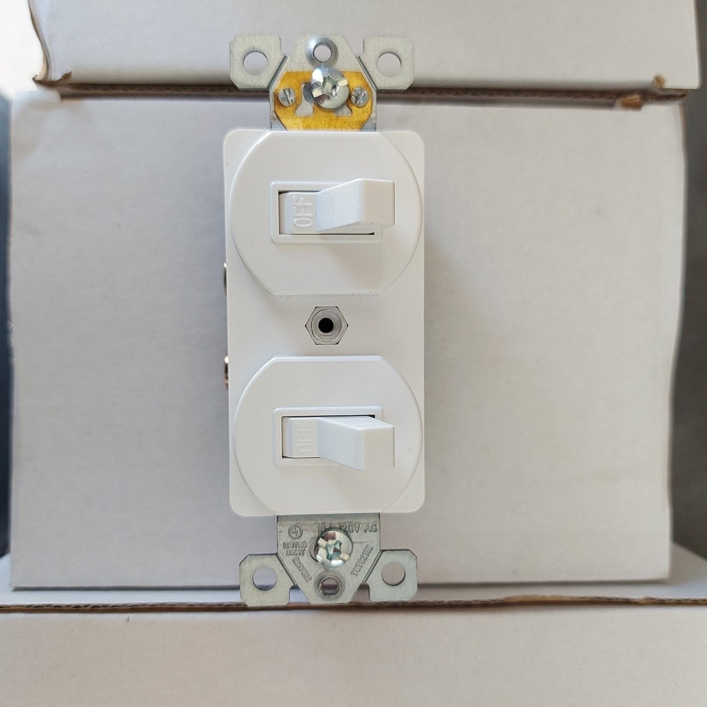 SWITCH DOBLE 15AMP 125V BLANCO