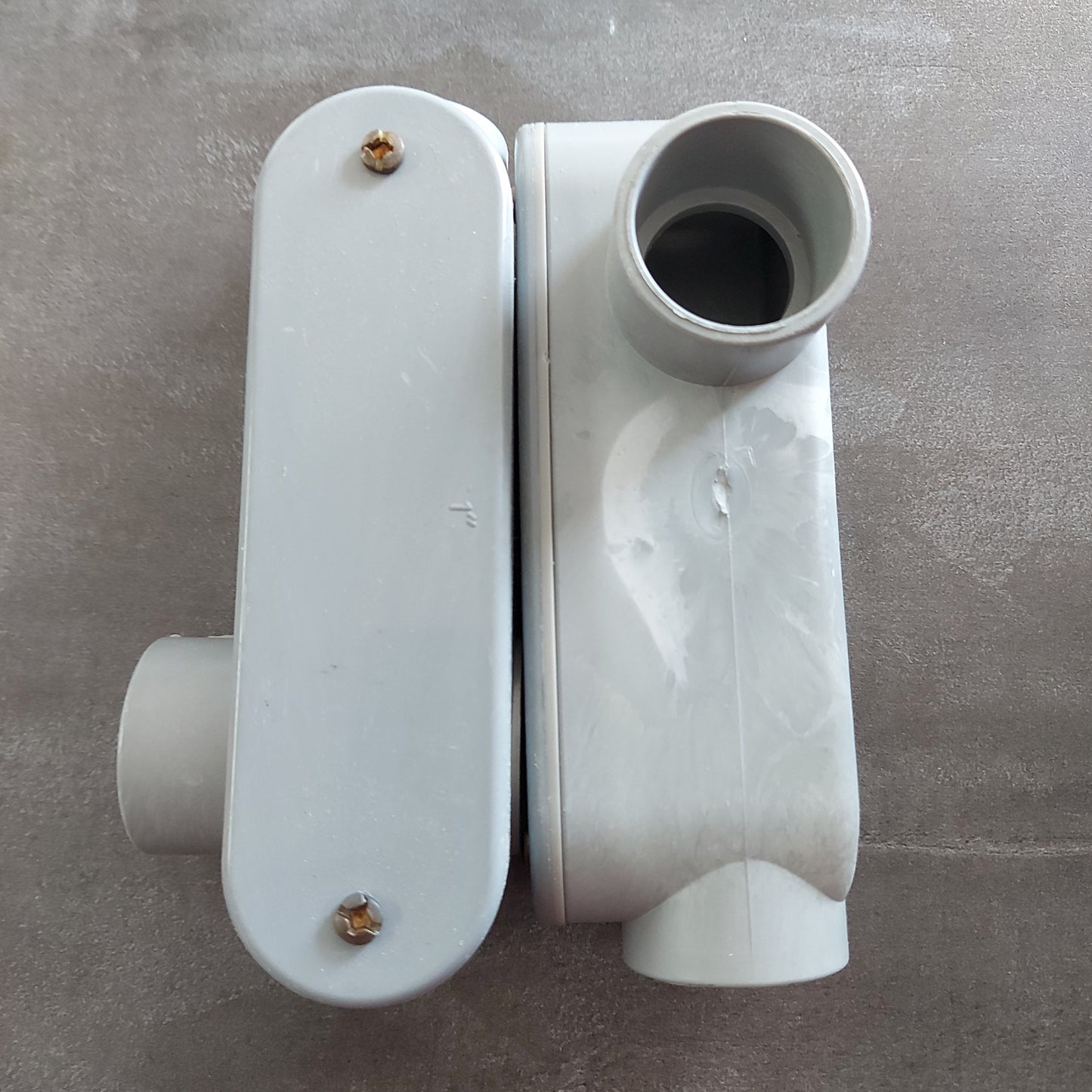 CONDULETO LL 1/2" PVC GRIS