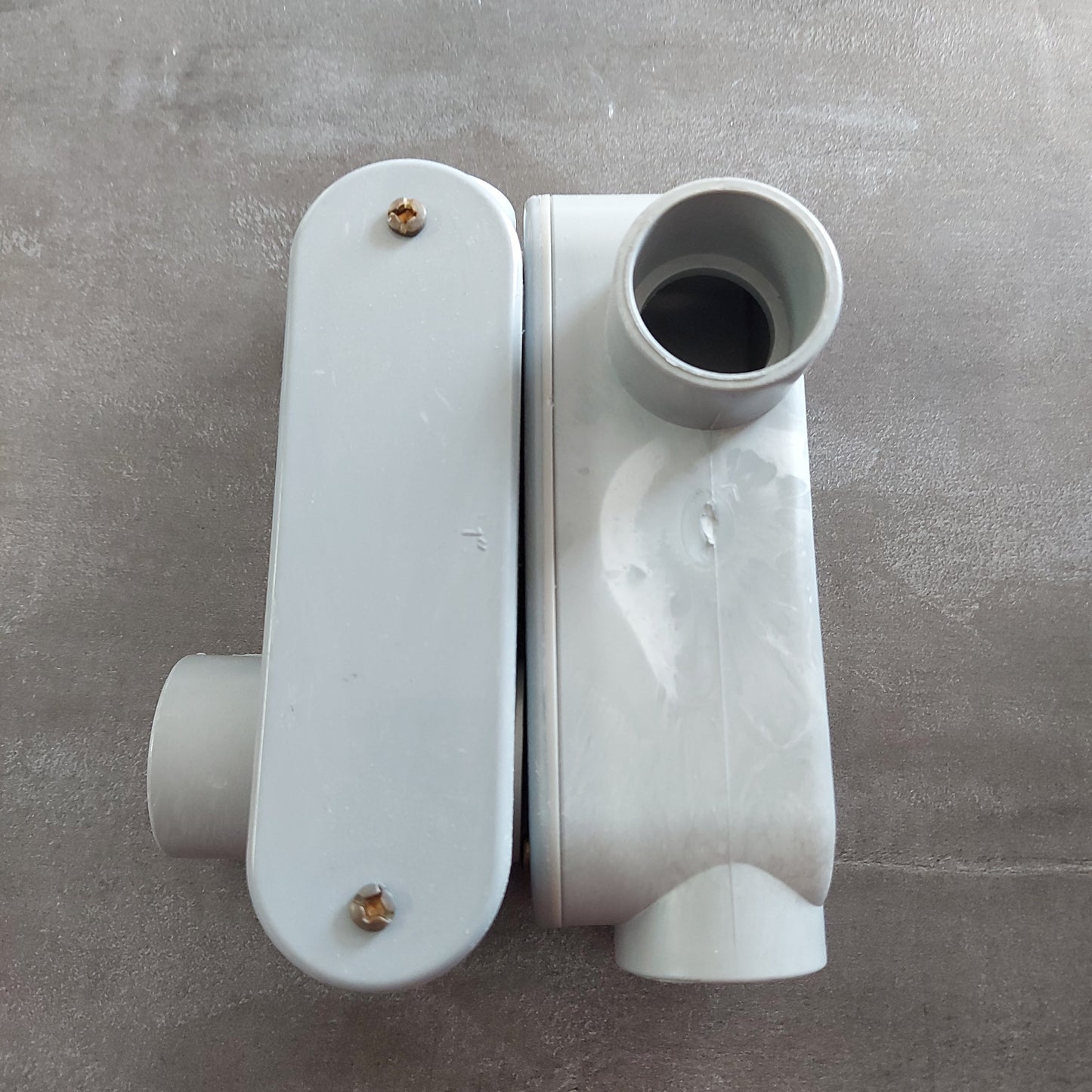 CONDULETO LL 1-1/4" PVC GRIS