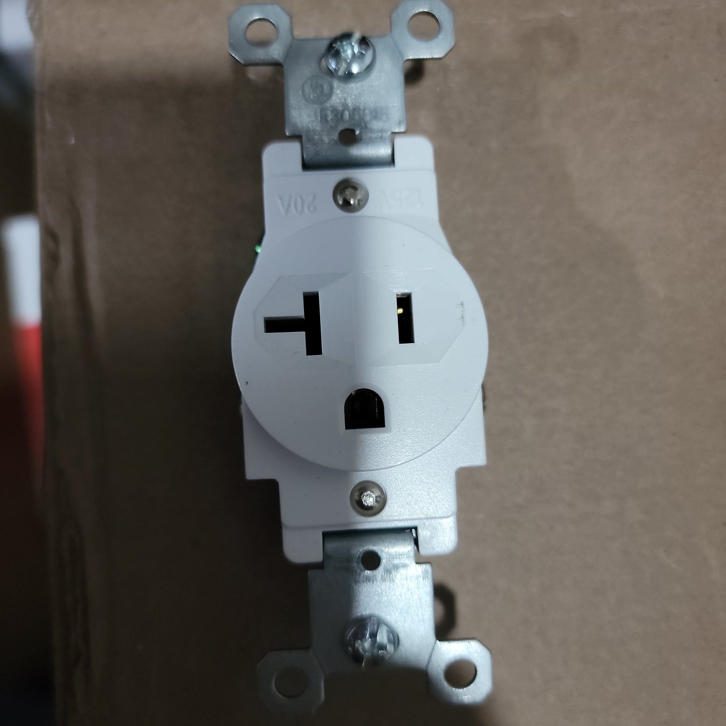 R/BLANCO/SENCILLO 20 AMPS
