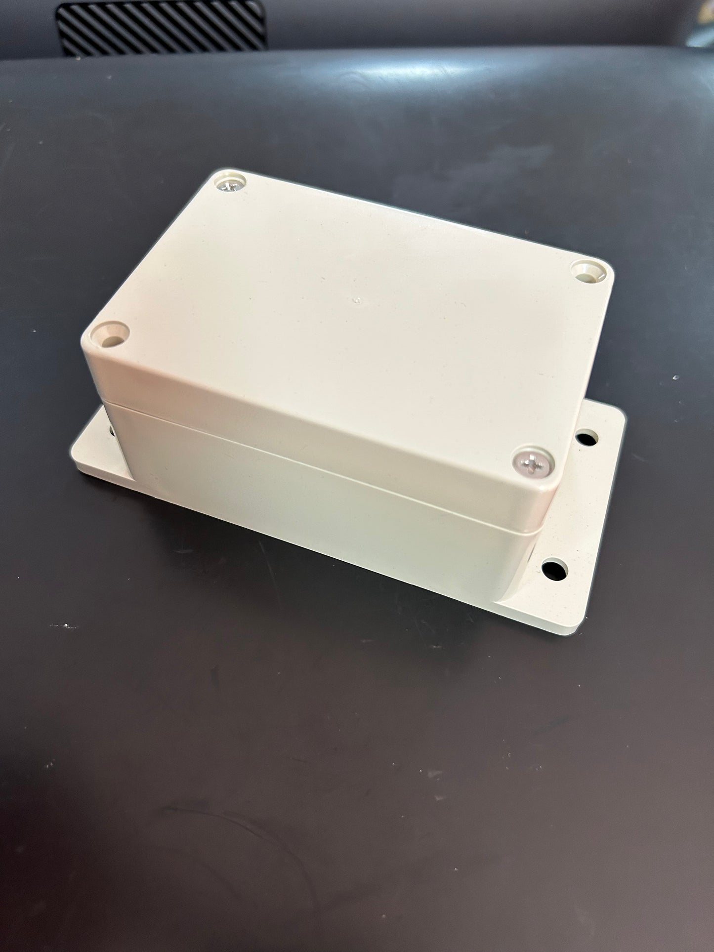 JOHNSON BOX 4" X 2.5" X 2" W/P