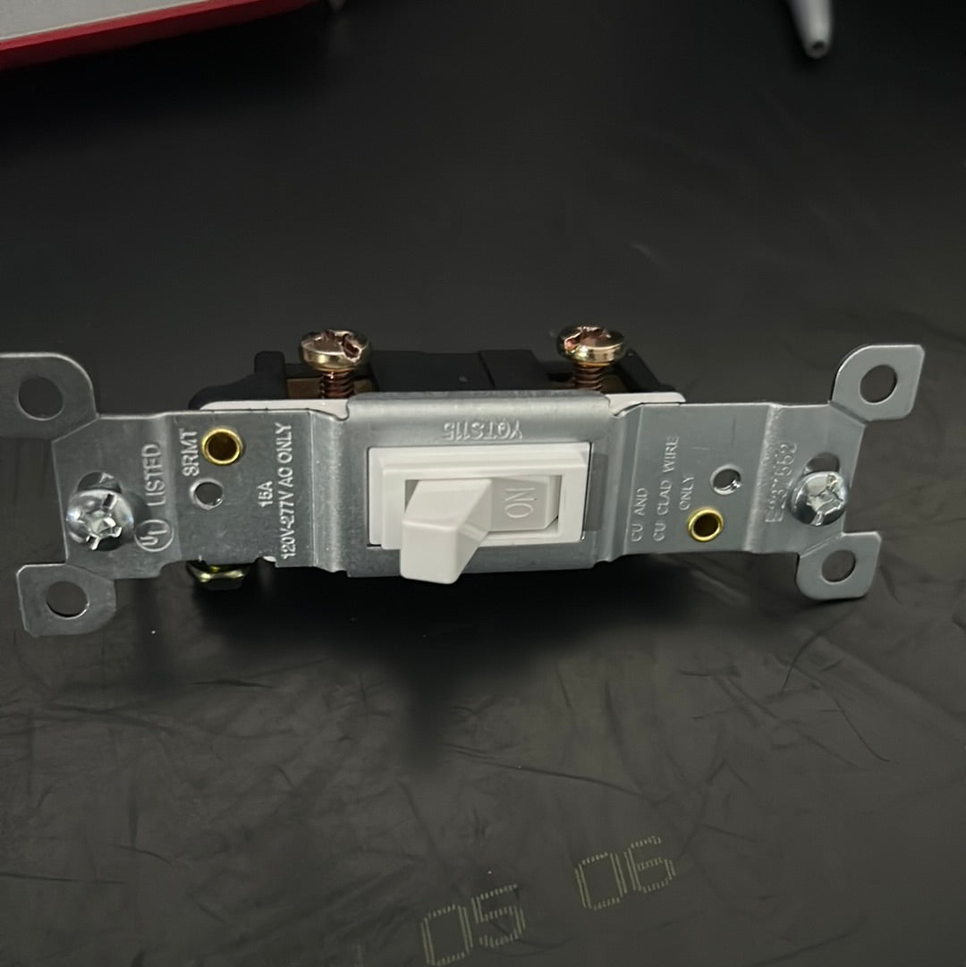 SWITCH SENCILLO 15AMP 125V BLANCO